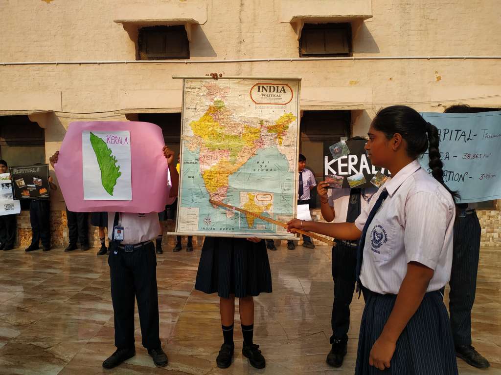 Theme Assembly know your Country - Kerala
