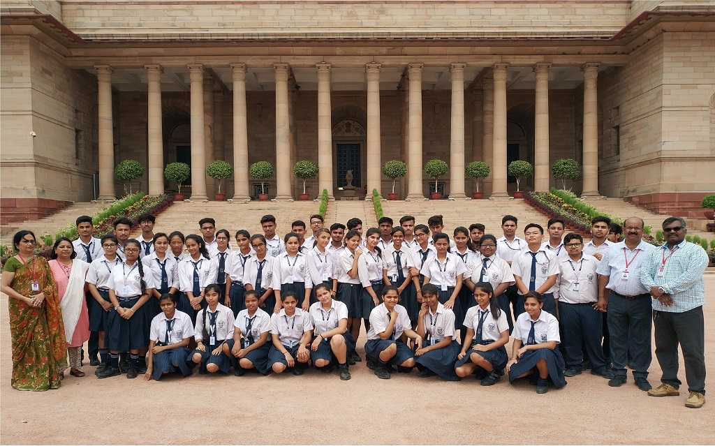 Visit to Rashtrapati Bhawan- Students of classes 11 & 12 (Arts Group) visited Rashtrapati Bhawan on 02/08/2019 as a part of experiential learning.